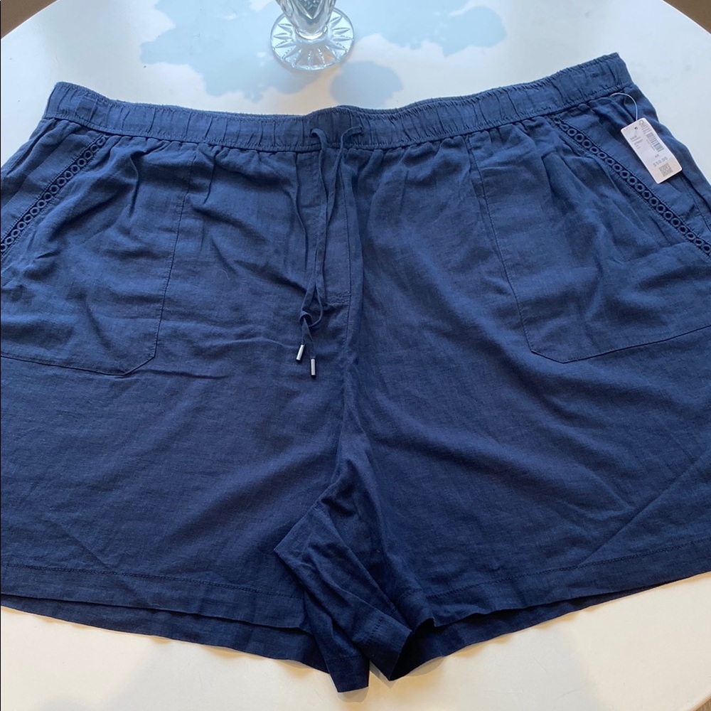 Beautiful navy linen blend shorts size 4x NWT pull string / elastic waist